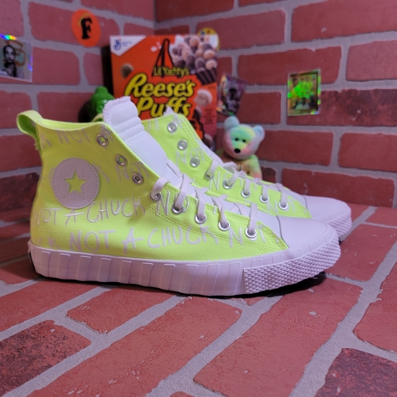 Converse - Picture 2 of 5